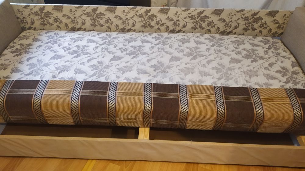 Диван в гарному робочому стані