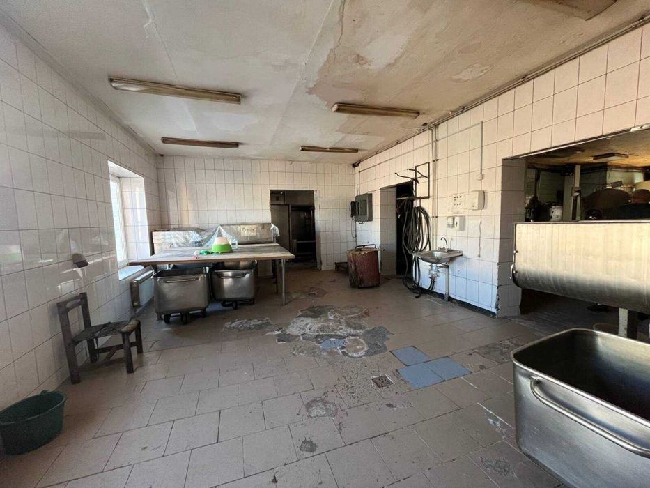 Продаж виробництва ковбасних виробів. 800м2, 7 соток + обладнання