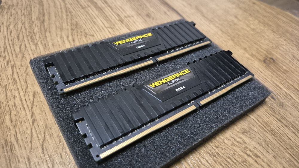 Pamięć RAM Vengeance LPX DDR4 3000Mhz 2x4