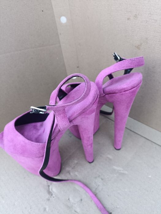 «стрипы» Socialite Stiletto