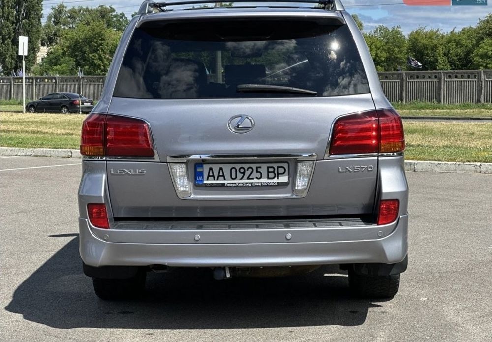 Lexus LX570 2011 офіциал!