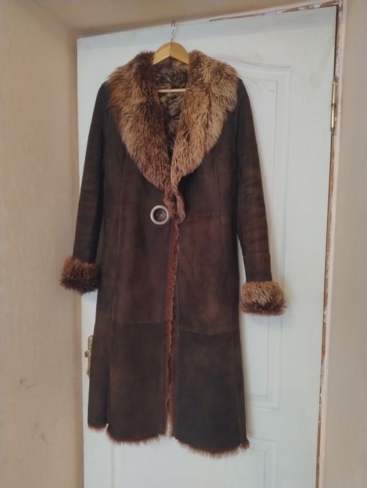 Продам Б/У дублёнку женскую, длинная