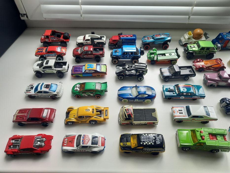 Hot Wheels машинки