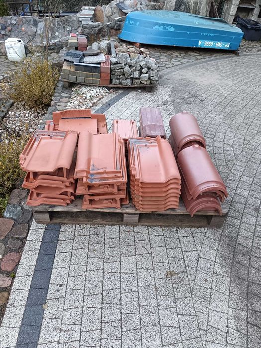 Pozostałości  po budowie