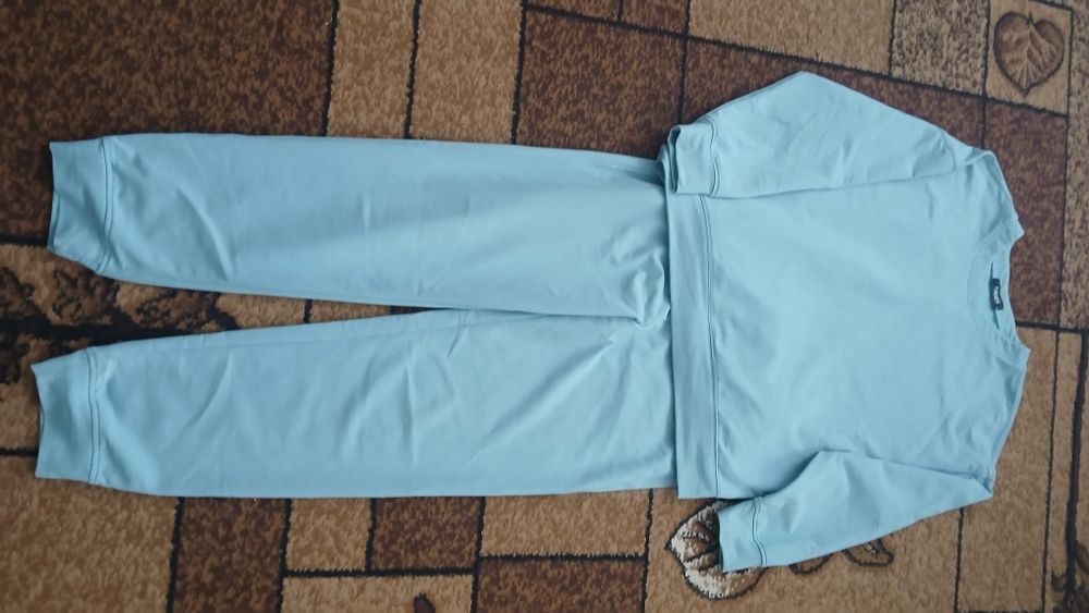 Одяг для дівчинки. Костюм