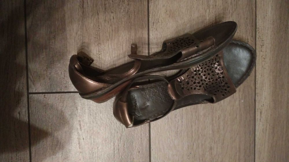 Damskie sandały brązowe Clarks 38