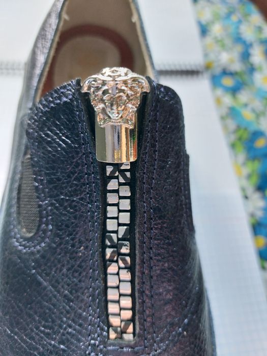 Продам туфли  Versace кожа 38 р