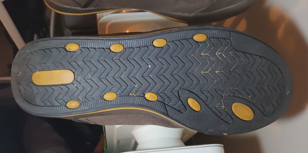 Sapatos em ótimo estado, confortáveis 44