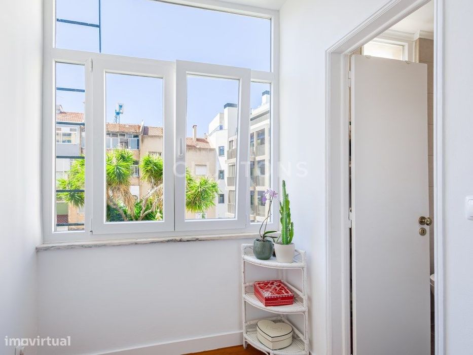 Venda Apartamento T3 , 112 m2 Renovado Varanda, Estefânia - Lisboa