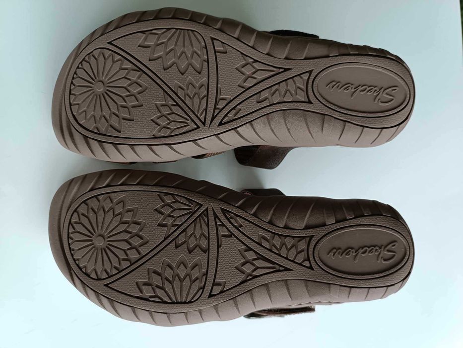 Sandália de senhora marca Skechers
