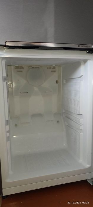 Холодильник Samsung