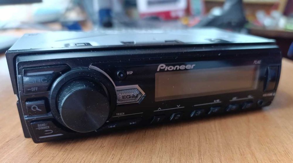 Автомагнітола Pioneer MVH-09UBG, хороші баси