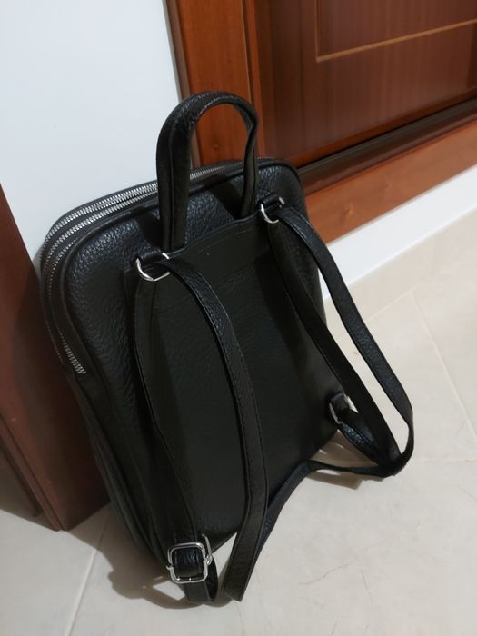 Mochila em pele sintetica