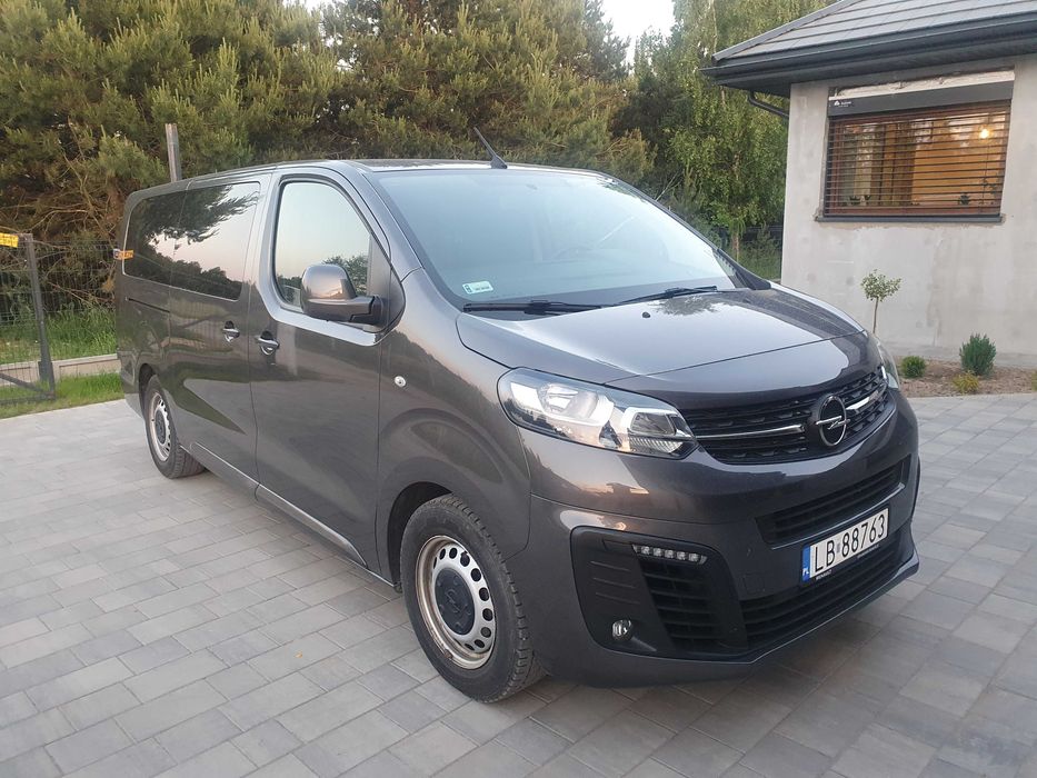 Wynajem busa 9 osobowego