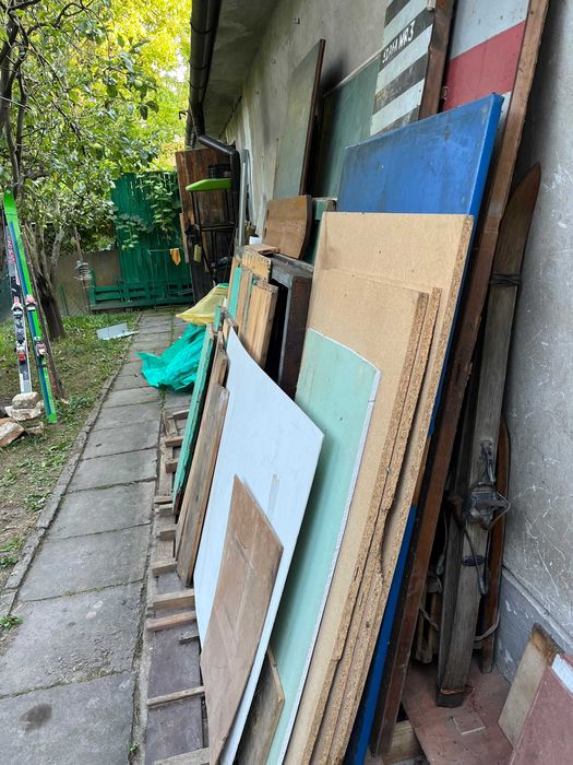 blaty różnej wielkości