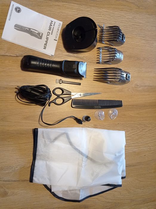 Maszynka do włosów Remington HC 5750, cały zestaw