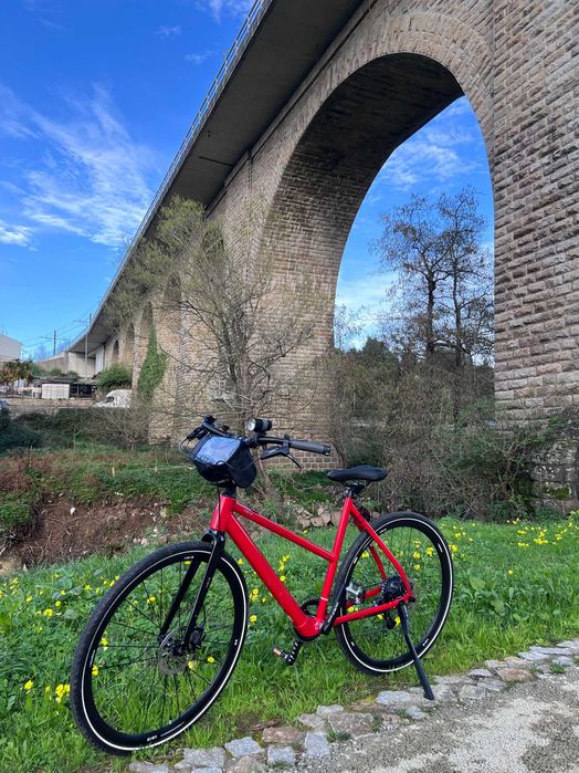 Bicicleta elétrica muito leve