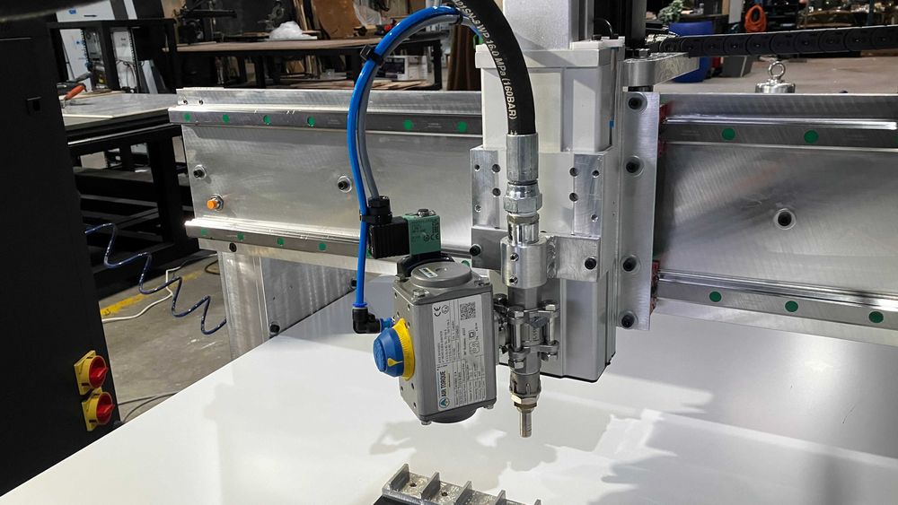 CNC para Aplicação de Massa Térmica em Micro Canais