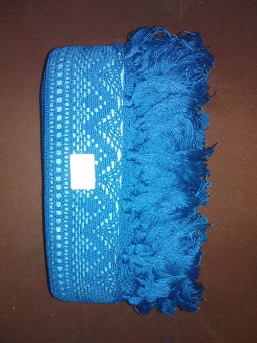 Renda em azul ou vermelha