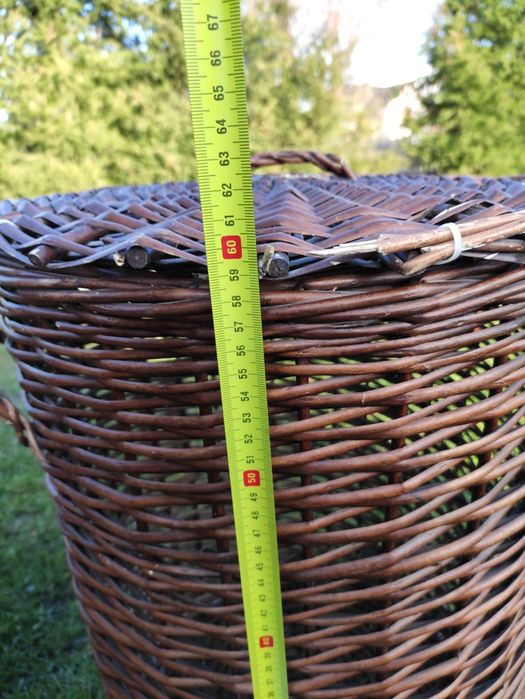 Duży kosz wiklinowy