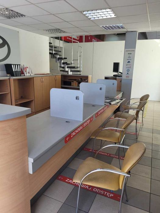 Meble biurowe, salon sprzedaży