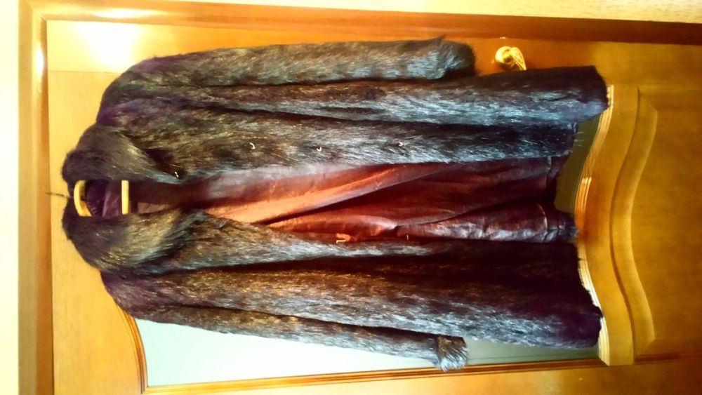 Продам шубку из меха волка.