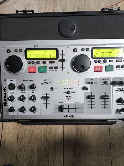 Numark KMX02 stacja miksowania CD oraz CD+G (kareoke)