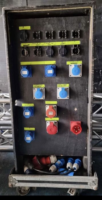 Vendo quandro eletrico para banda ou empresa de som