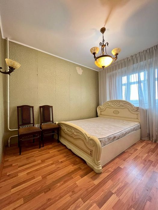 Продам 3 комнатную квартиру на Защитников Украины (87574)