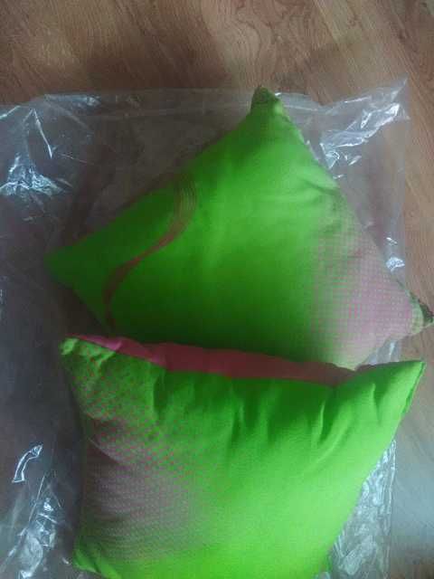 2 almofadas novas coloridas