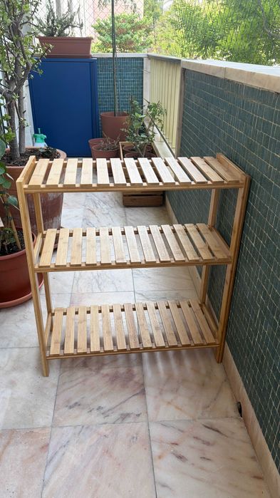 Estante em bambu