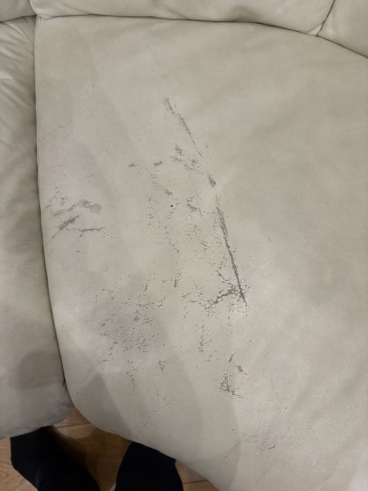 Диван шкіряний білий