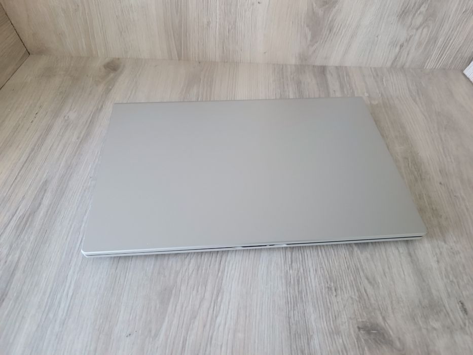 Ноутбук ASUS VivoBook Intel 4.1Ghz 12GB SSD 256GB Отличное Состояние