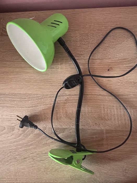 Настільний ліхтарик з прищепкою