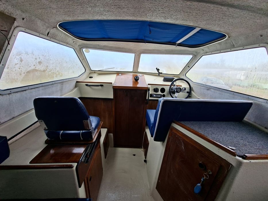 Łódka łódź kabinowa flipper 620 Kabina zamykana