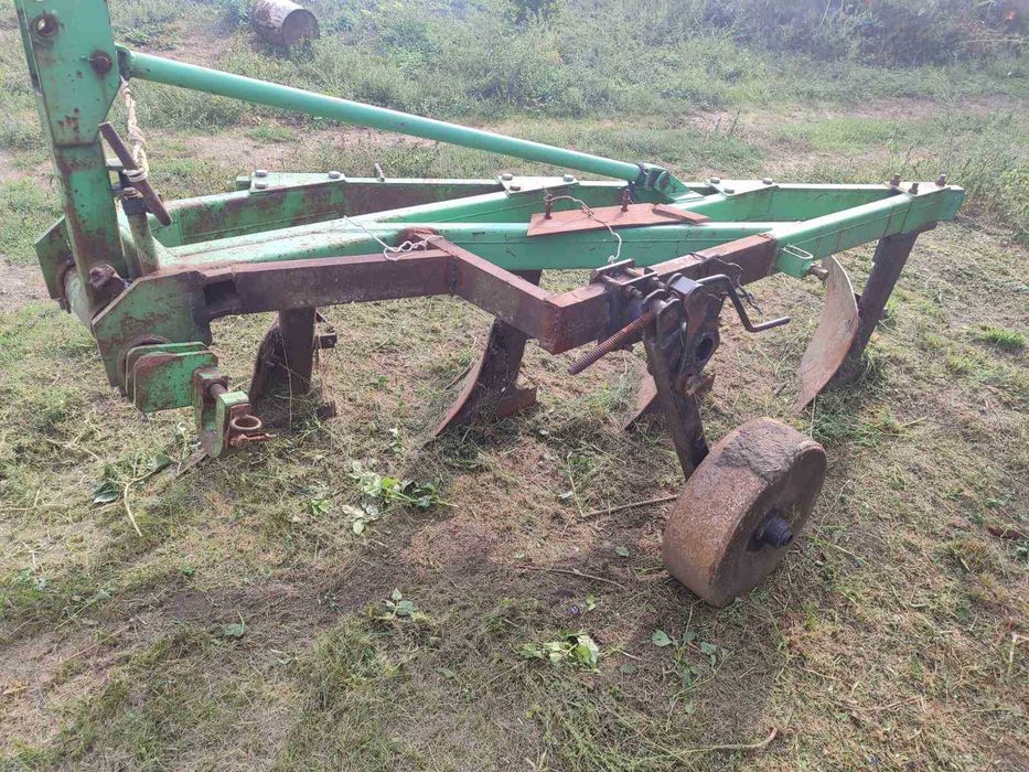 Продам плуг бомет 4/30