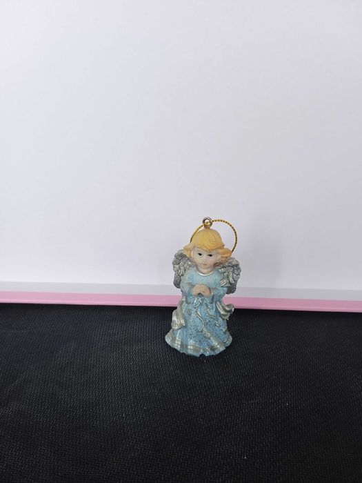 Aniołek w niebieskiej sukience - figurka