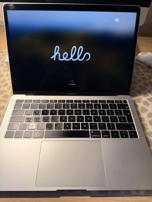 MacBook Air 13 cal 8Gb/128 silver 2018