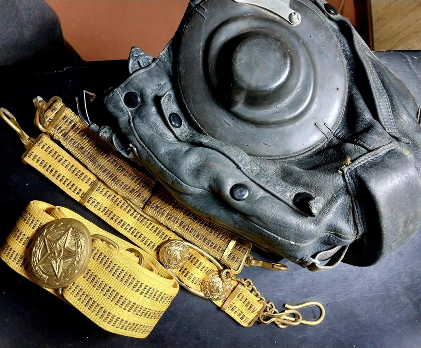 Антикварні речі, старовинні предмети.