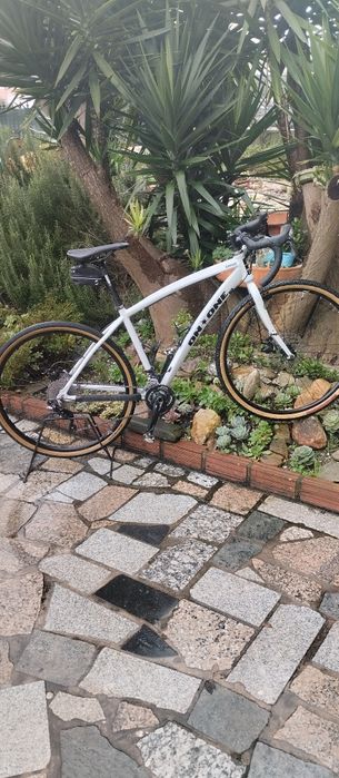 Bicicleta gravel como nova