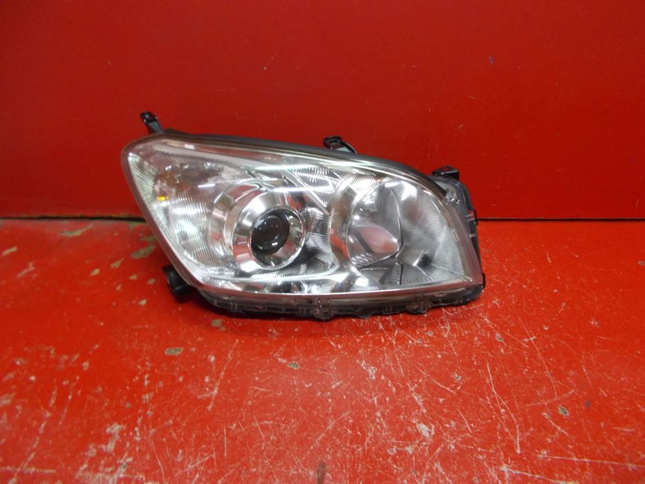 TOYOTA RAV4 RAV-4 III LIFT 06-09 LAMPA PRAWA