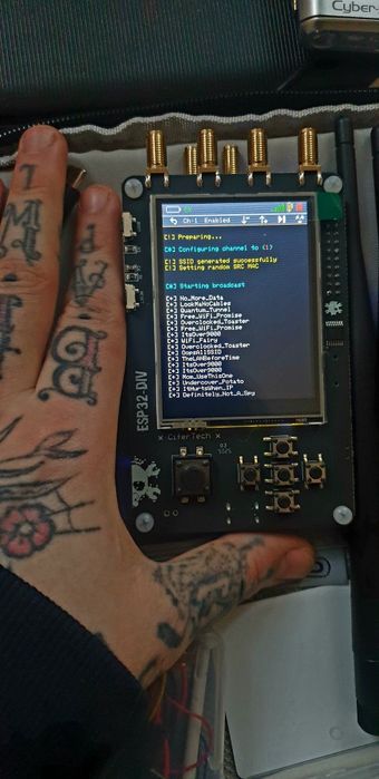 ESP32-DIV Swiss Army Knife, Flipper Zero, marauder, bruce, diy zestaw,