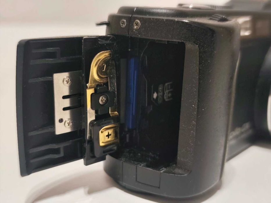 Retro aparat cyfrowy Ricoh Caplio GX  TIFF