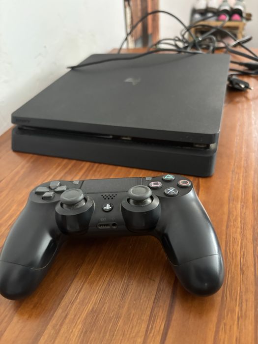 PS4 à venda - bom estado