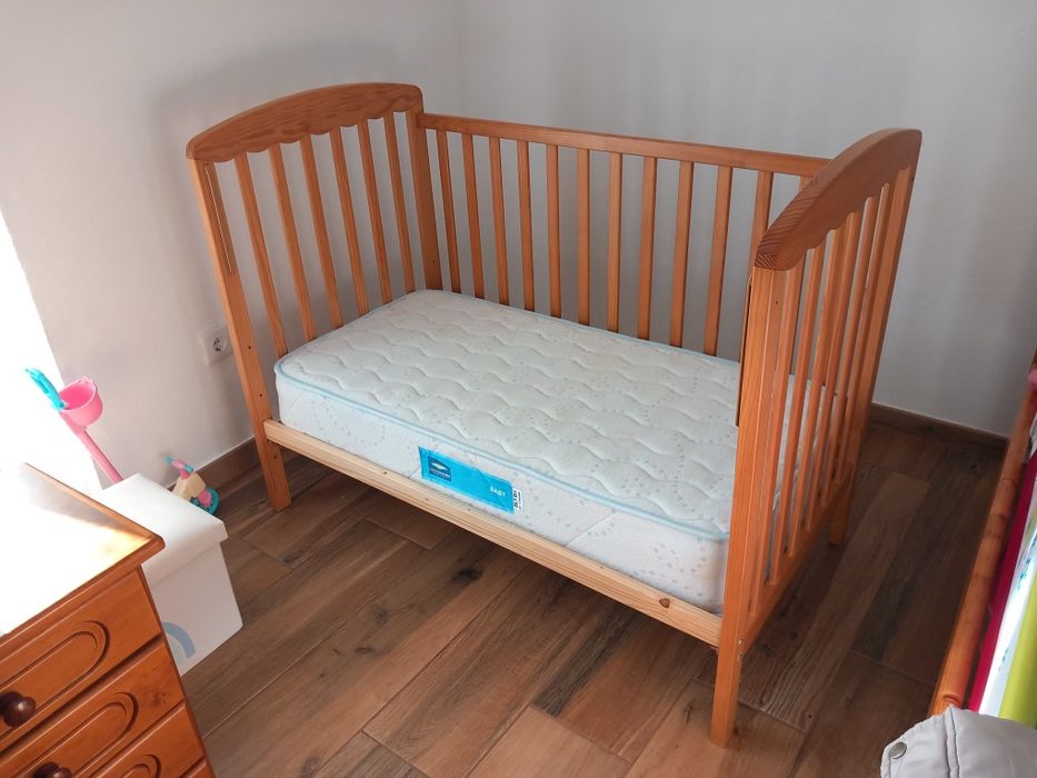 Cama de bebé Carbebe