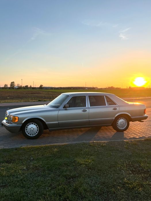 Eleganckie auto do ślubu - stylowy Mercedes S klasa wersja Long