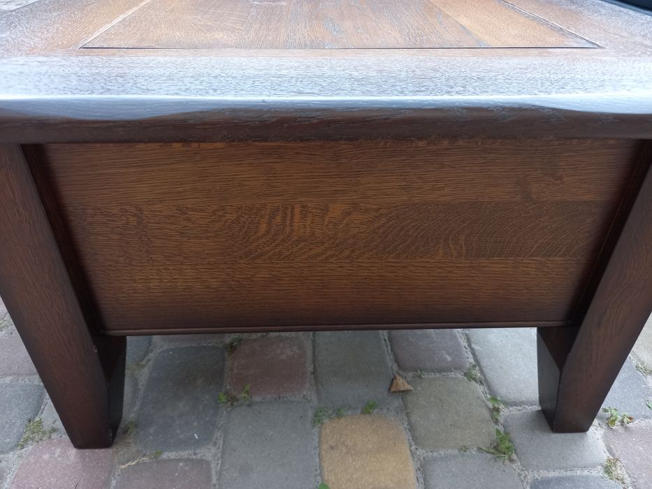 Стіл         масив