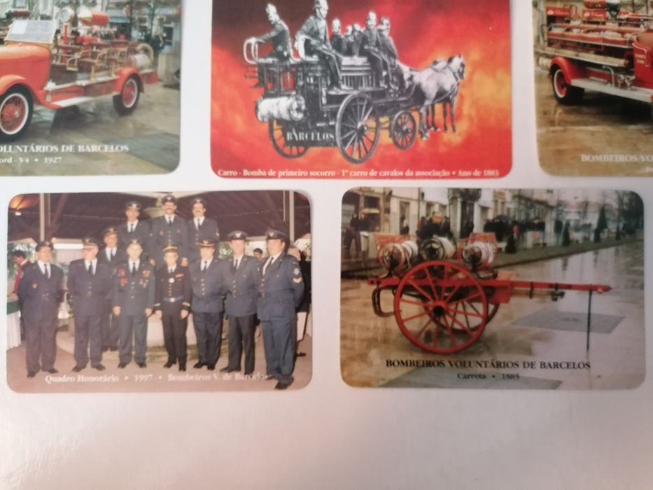 Conjunto de 14 calendários de 2001 dos Bombeiros Voluntários Barcelos