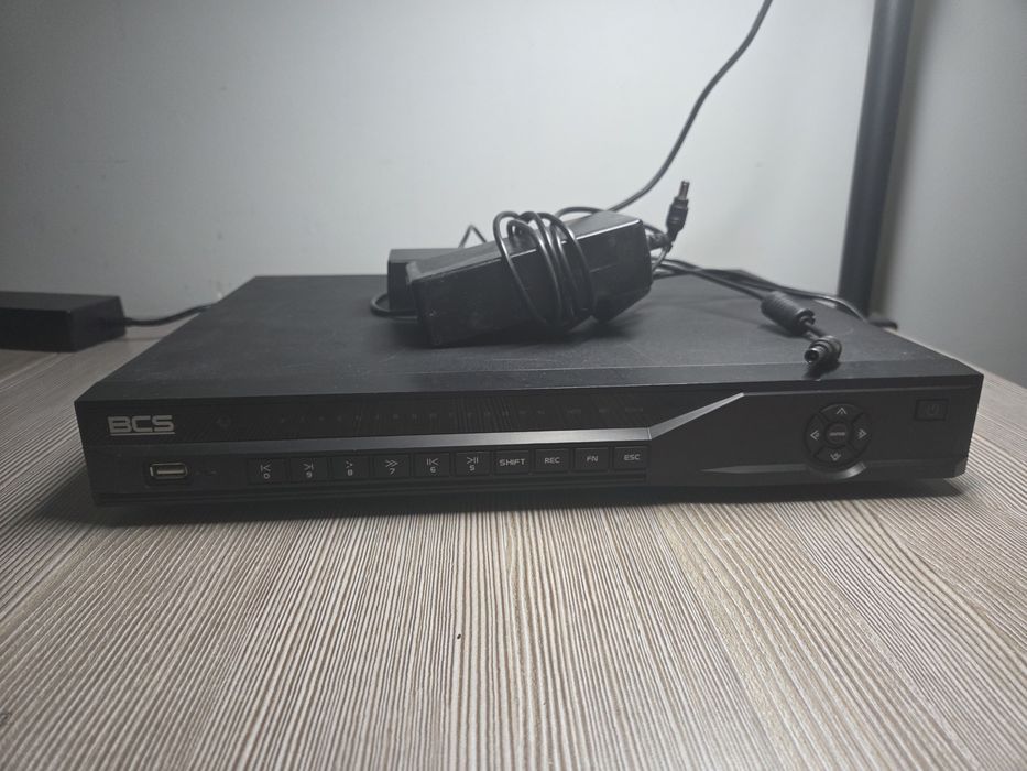 NVR BCS0402 Rejestrator cyfrowy IP 4 kamery POE