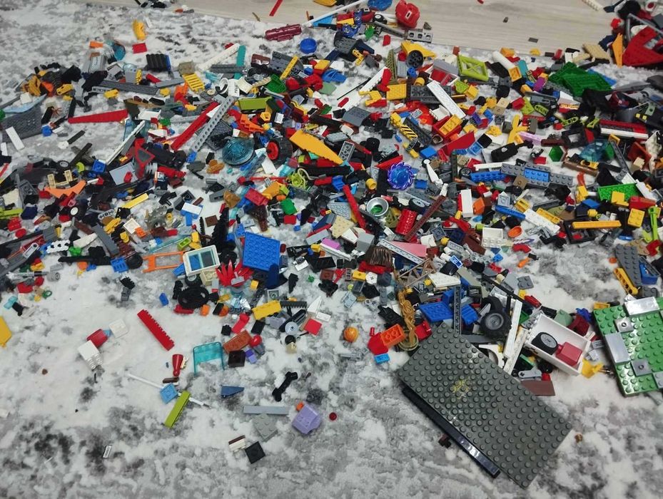 Продаж конструктора Лего бу на вагу